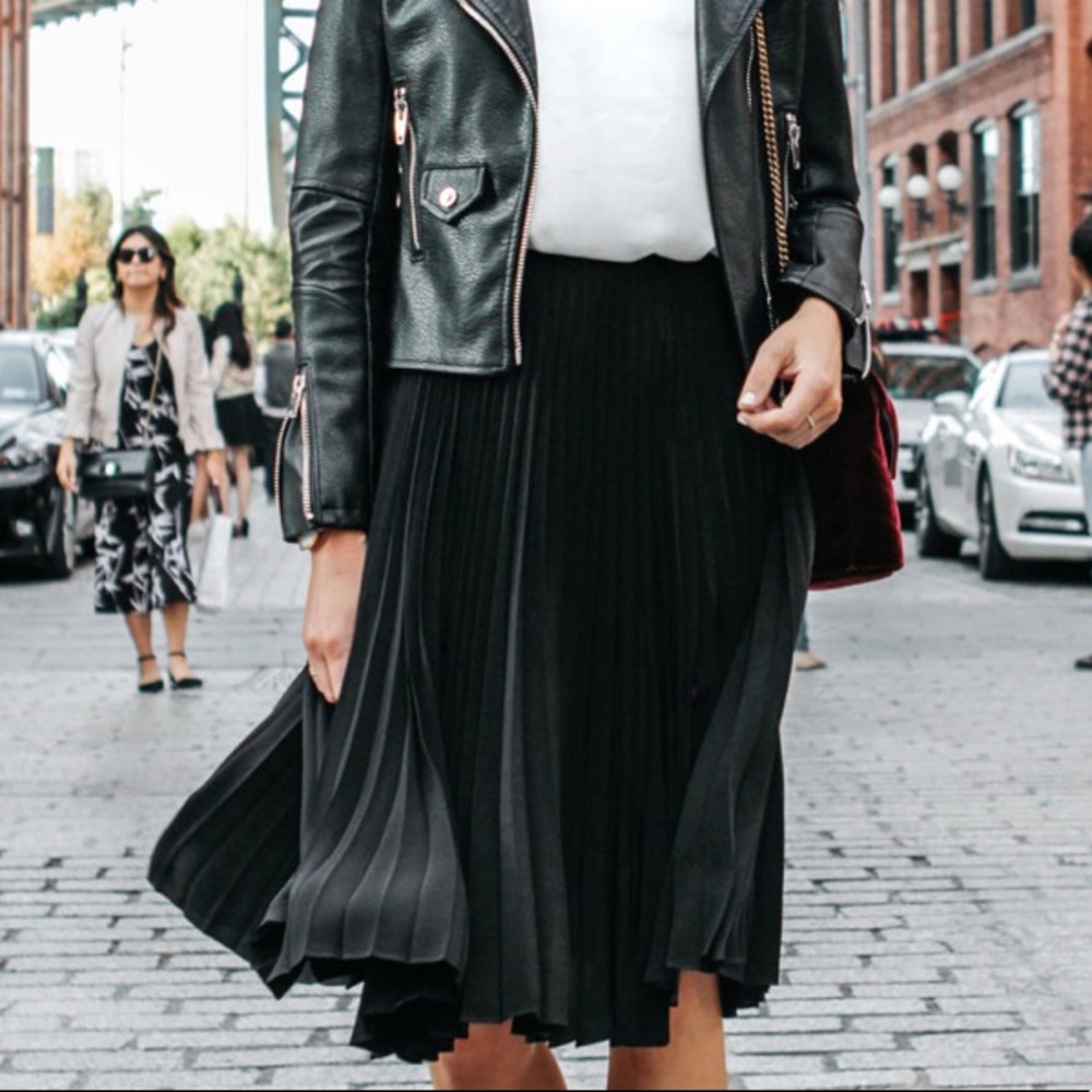 American Apparel Pleated Black Skirt Size XL